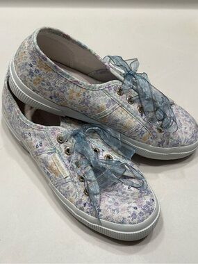 Feminine Floral Sneakers